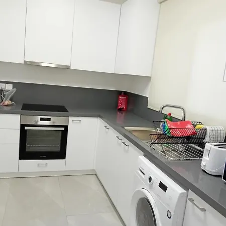 Spacious Dasoudi 3br Апартаменты
